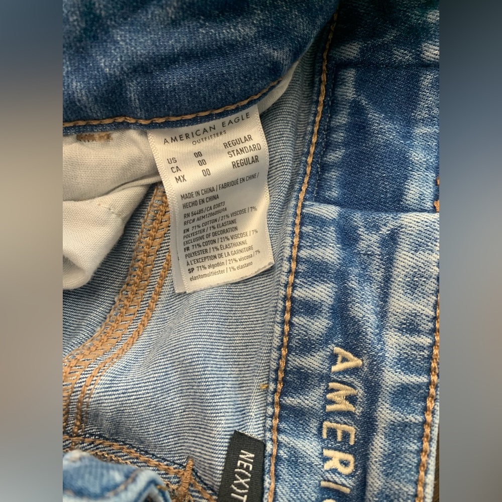 American Eagle distressed jeans - Picture 7 of 7